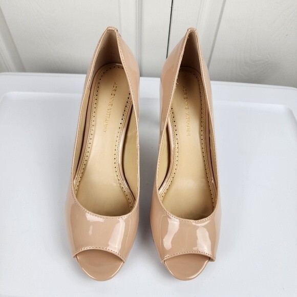 Adrienne Vittadini Gervin Nude High Heels Peep Toe Shoes Beige NIB 9.5 - Picture 2 of 15